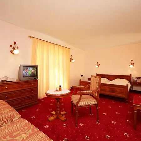 Hotel Alpenresidenz Adler 4*