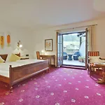 Alpenresidenz Adler فندق كيرشبرغ ان تيرول