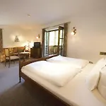 فندق Alpenresidenz Adler 4*