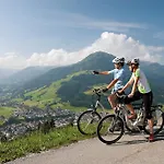 فندق Alpenresidenz Adler 4*