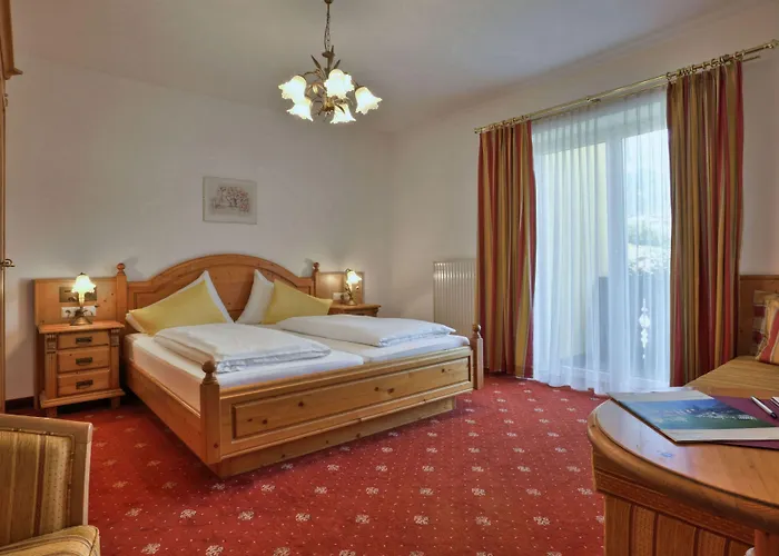 Alpenresidenz Adler מלון 4*