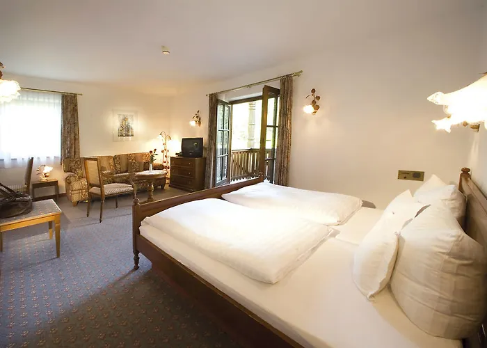 מלון Alpenresidenz Adler 4*